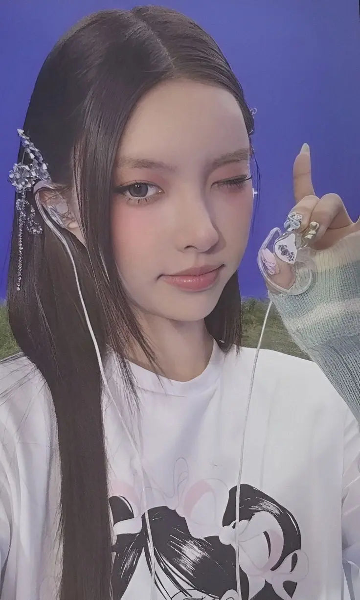 ILLIT - [BOMB] merch ver. Photocards - Yoolxv.store